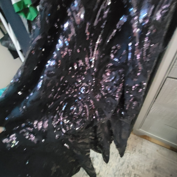 Dress - Picture 4 of 4